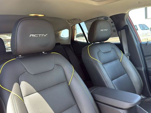 Used 2024 Chevrolet Trax ACTIV w/ Sunroof Package FWD image 11