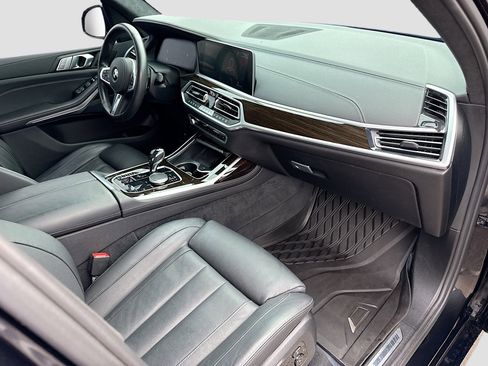 Used 2021 BMW X7 xDrive40i w/ M Sport Package image 14
