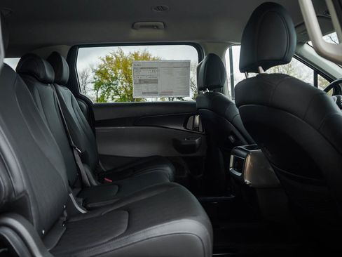 New 2026 Kia Carnival LXS image 12