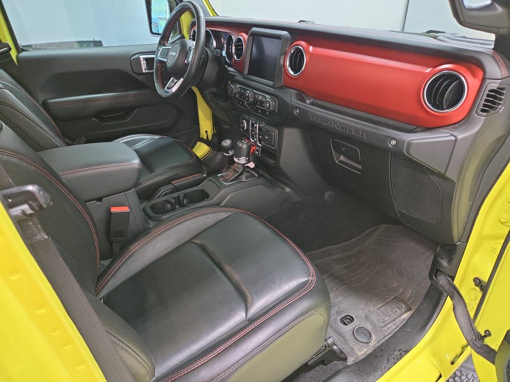 Used 2023 Jeep Wrangler Unlimited Rubicon w/ Cold Weather Group AWD/4WD image 13