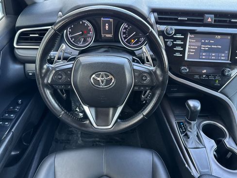 Certified 2018 Toyota Camry SE FWD image 14