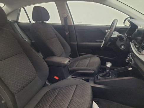Used 2023 Kia Rio S FWD image 21