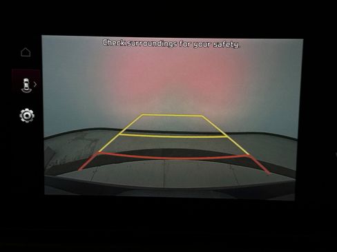 Used 2024 Kia Niro EX image 16