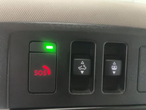 Used 2025 Nissan Rogue SL w/ Tech Package image 23