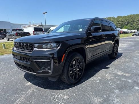 New 2026 Jeep Grand Cherokee L 4WD image 4