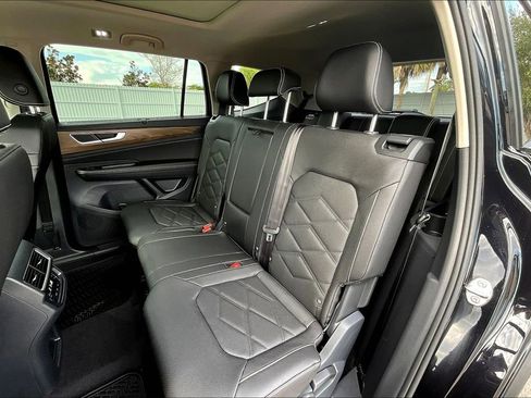 New 2026 Volkswagen Atlas SE FWD image 16