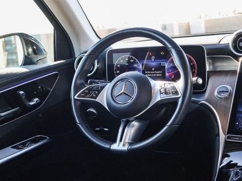 Used 2023 Mercedes-Benz GLC 300 image 17