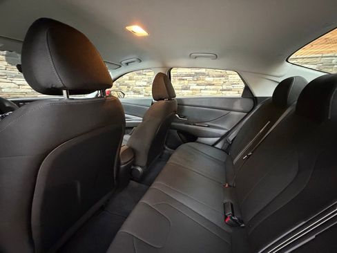 Certified 2023 Hyundai Elantra SEL w/ Preferred Accessory Package image 24