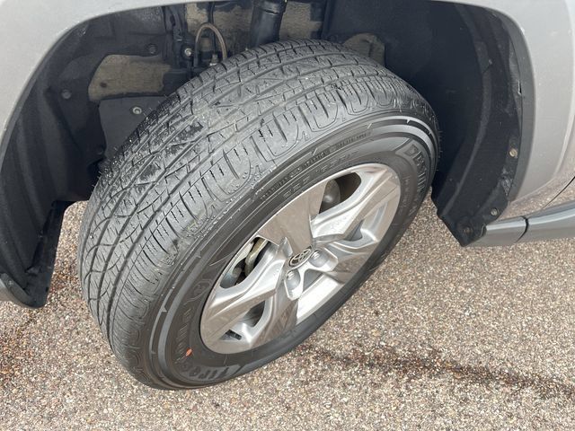 Certified 2025 Toyota RAV4 LE AWD/4WD image 10