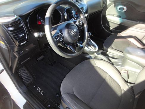 Used 2015 Kia Soul image 7