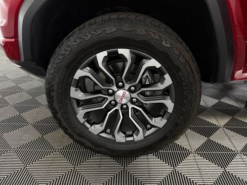 Used 2025 GMC Canyon Denali AWD/4WD image 11