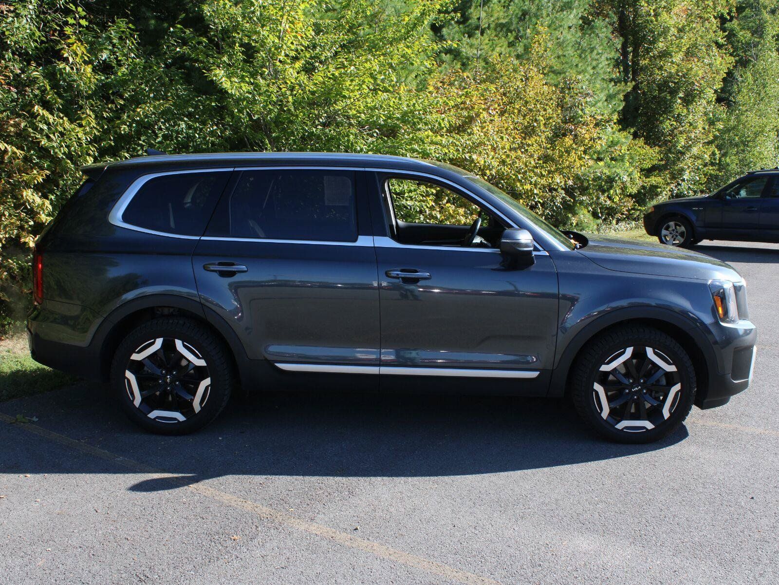 Used 2024 Kia Telluride S w/ S Sunroof Package AWD/4WD image 4