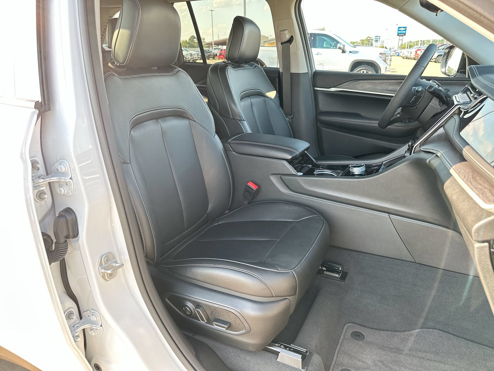New 2023 Jeep Grand Cherokee 4WD 4xe image 24