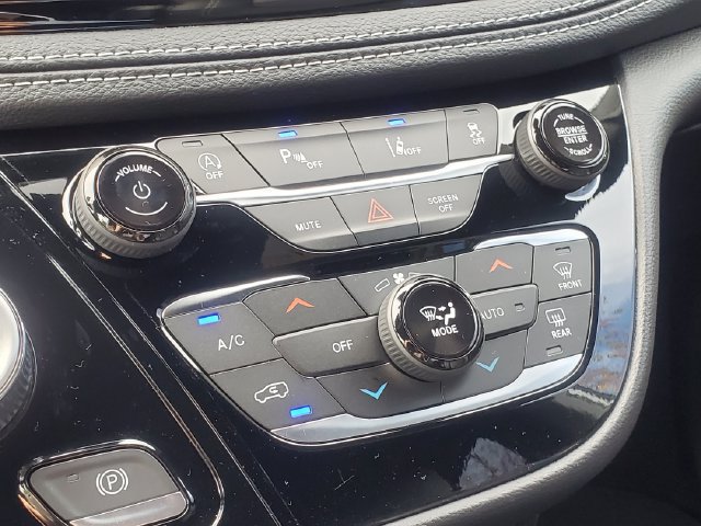 New 2027 Chrysler Pacifica Select FWD image 16