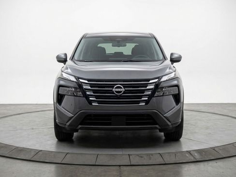 Used 2025 Nissan Rogue SV AWD/4WD image 2