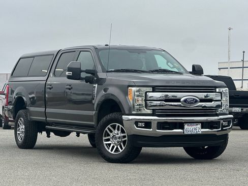 Used 2017 Ford F250 Lariat w/ Lariat Value Package AWD/4WD image 2