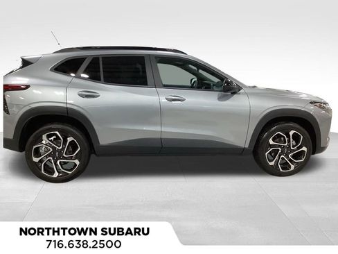 Used 2024 Chevrolet Trax RS image 4