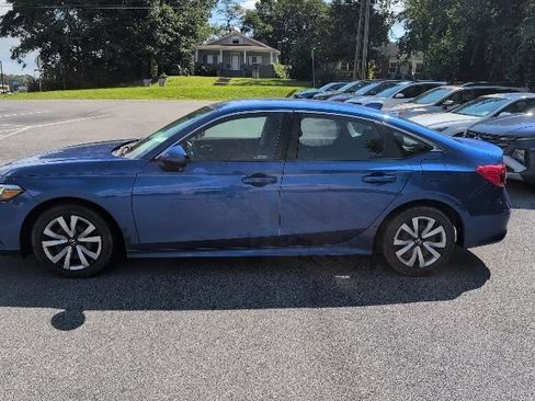Used 2022 Honda Civic LX image 4