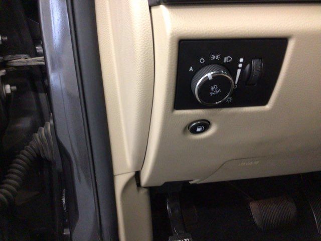 Used 2019 Jeep Grand Cherokee Laredo AWD/4WD image 24