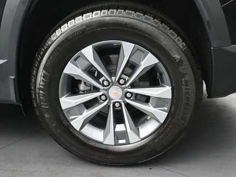 Used 2025 Chevrolet Equinox LT AWD/4WD image 12