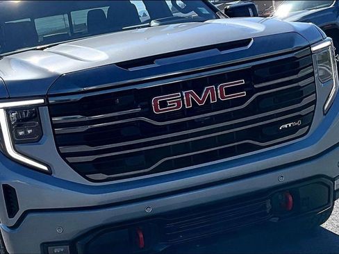 Used 2024 GMC Sierra 1500 AT4 w/ Technology Package AWD/4WD image 29