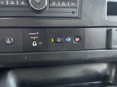 Used 2020 Chevrolet Express 3500 w/ Driver Convenience Package image 21