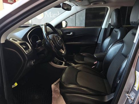 Used 2018 Jeep Compass Latitude w/ Popular Equipment Group AWD/4WD image 11