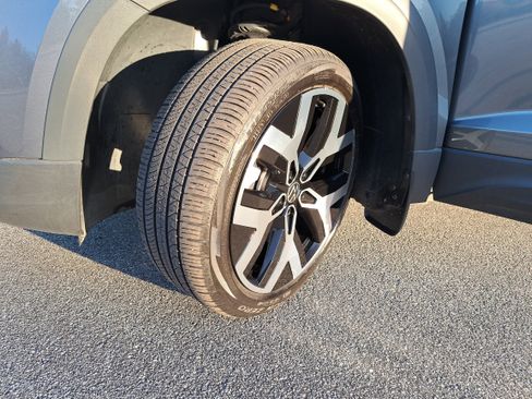 Certified 2022 Volkswagen Taos SEL w/ Panoramic Sunroof Package image 30