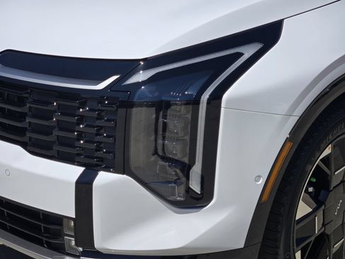 New 2026 Kia Sportage SX FWD image 7