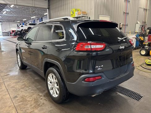 Used 2016 Jeep Cherokee Latitude w/ Safety/Convenience Group AWD/4WD image 7