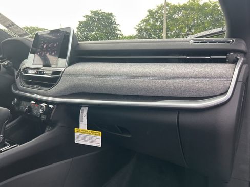 New 2025 Jeep Compass Latitude w/ Sun & Sound Group image 22