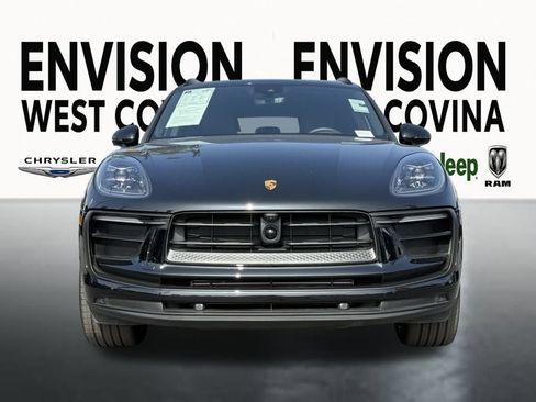 Used 2025 Porsche Macan image 3