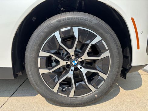 Used 2025 BMW X3 xDrive30i w/ Premium Package image 32