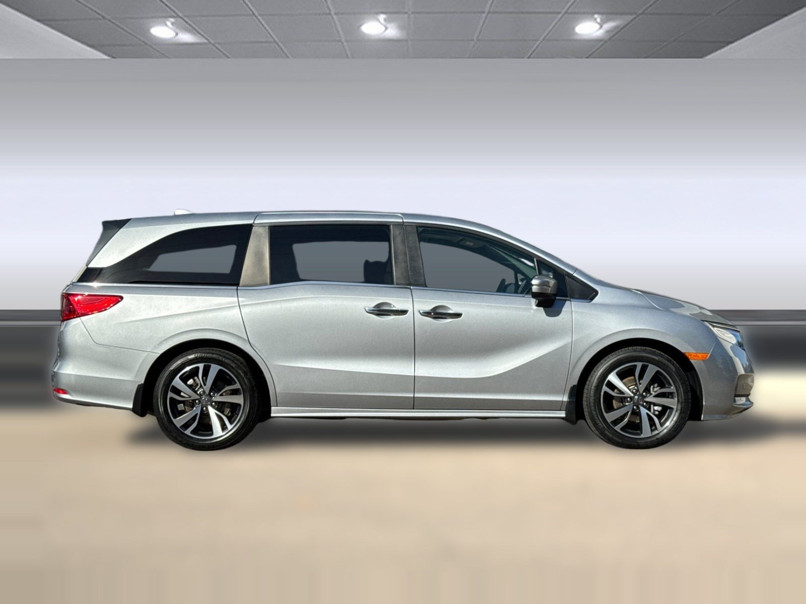 Certified 2024 Honda Odyssey Touring image 8