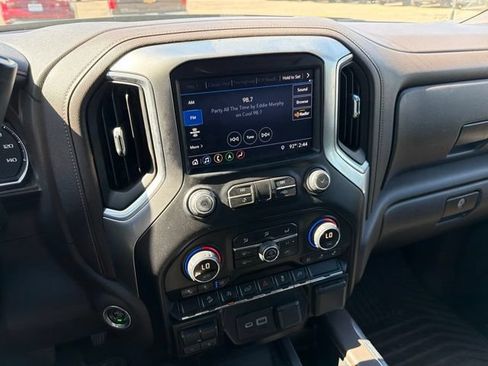 Used 2019 Chevrolet Silverado 1500 LTZ w/ LTZ Convenience Package AWD/4WD image 12