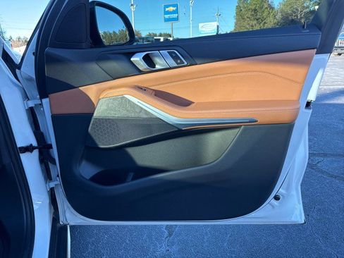 Used 2022 BMW X5 sDrive40i w/ Premium Package image 13