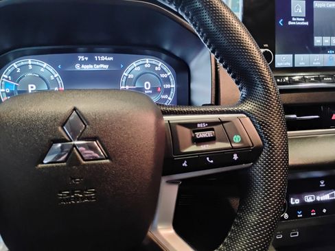 Used 2023 Mitsubishi Outlander SEL image 21