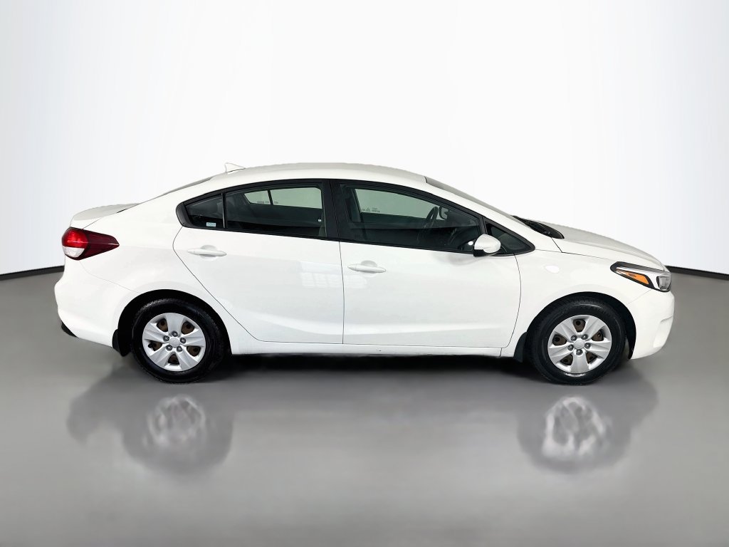Used 2017 Kia Forte LX FWD image 8