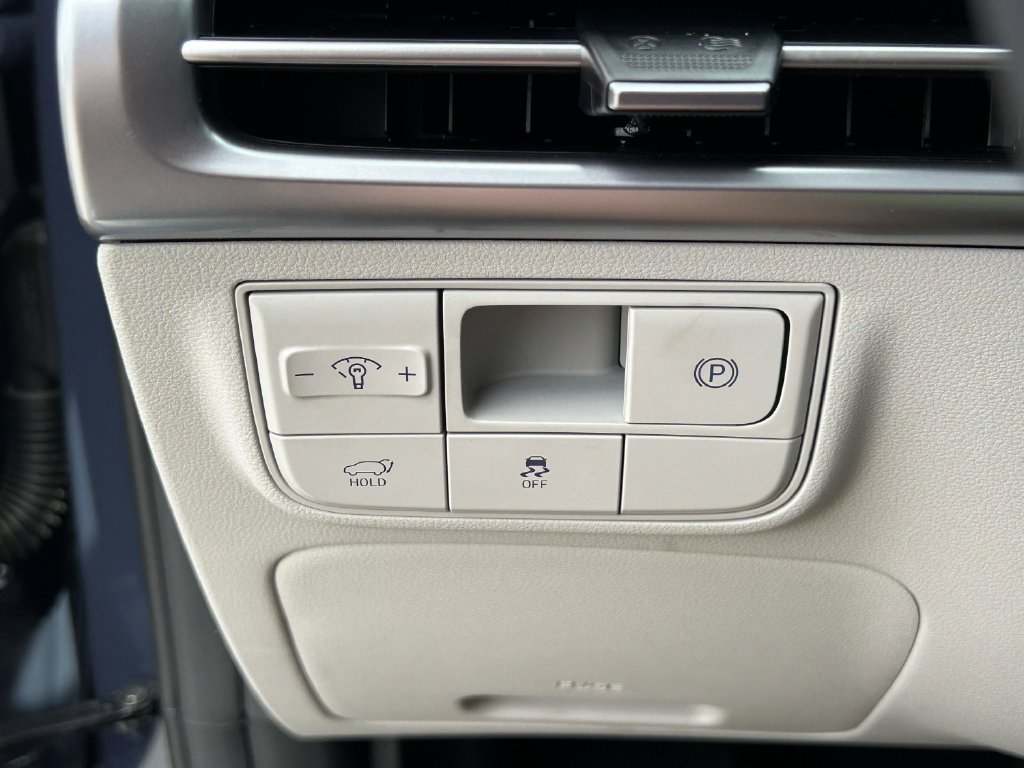 Certified 2025 Hyundai Tucson Limited AWD/4WD image 31