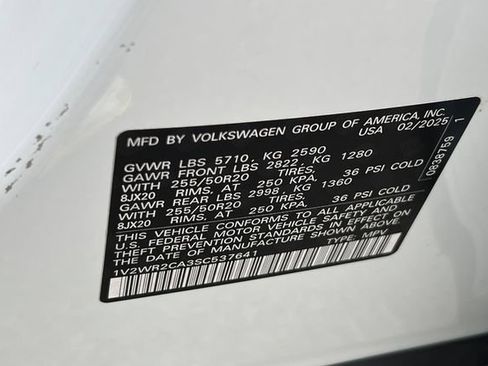 Used 2025 Volkswagen Atlas SE FWD image 34