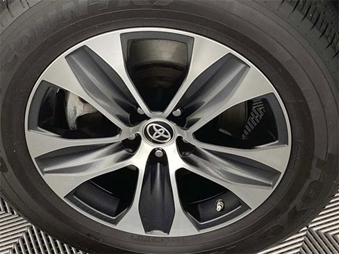 Used 2022 Toyota Highlander XLE image 30