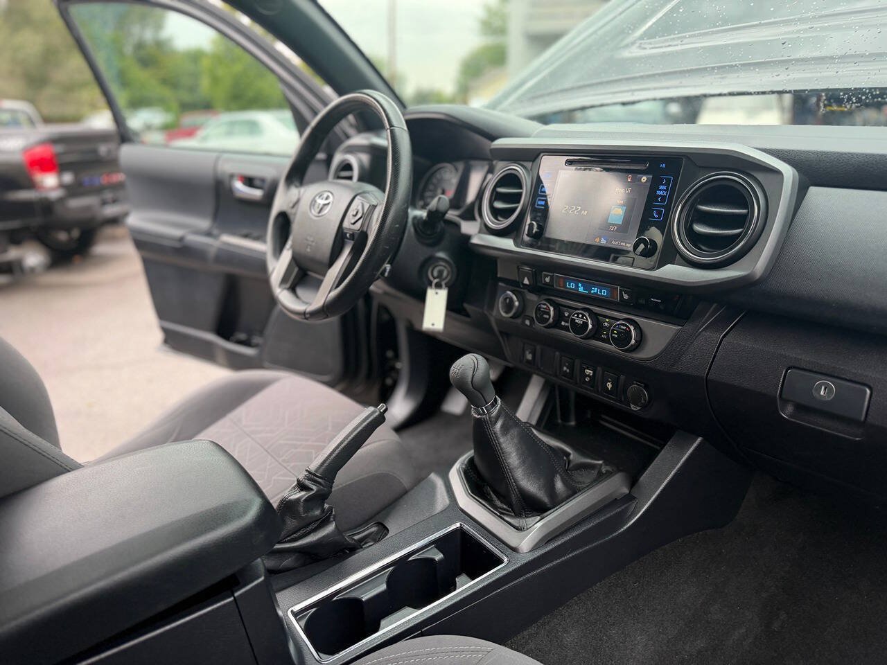Used 2017 Toyota Tacoma TRD Sport w/ Premium & Technology Package AWD/4WD image 80