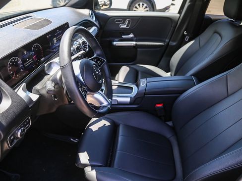 Used 2026 Mercedes-Benz GLB 250 4MATIC image 5