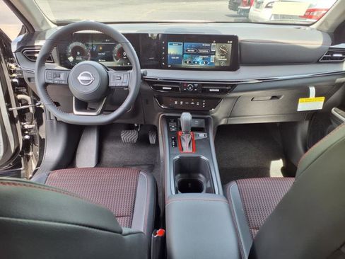 New 2025 Nissan Kicks SR image 7