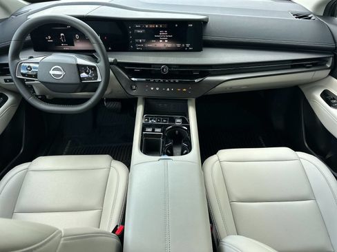 Used 2025 Nissan Murano SV AWD/4WD image 12
