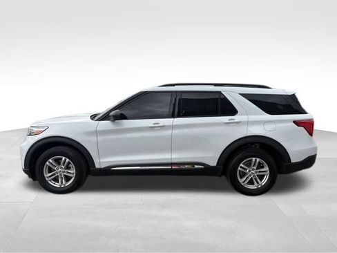 Used 2023 Ford Explorer XLT w/ Equipment Group 202A AWD/4WD image 12