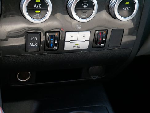 Used 2012 Toyota Sequoia Platinum AWD/4WD image 32