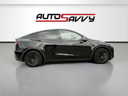 Used 2024 Tesla Model Y Long Range AWD/4WD image 8