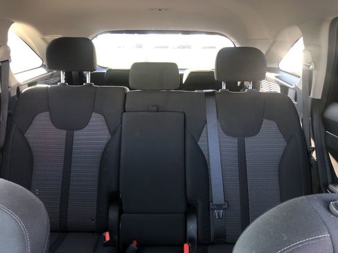 Used 2023 Kia Sorento LX image 12