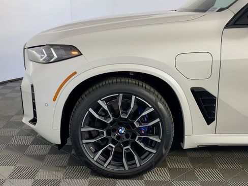 Used 2026 BMW X5 xDrive50e w/ M Sport Package AWD/4WD image 9